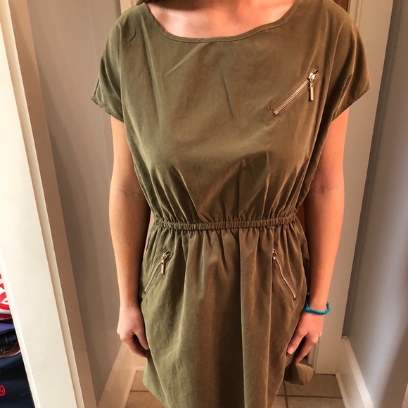 Dress - Picture 1 of 2